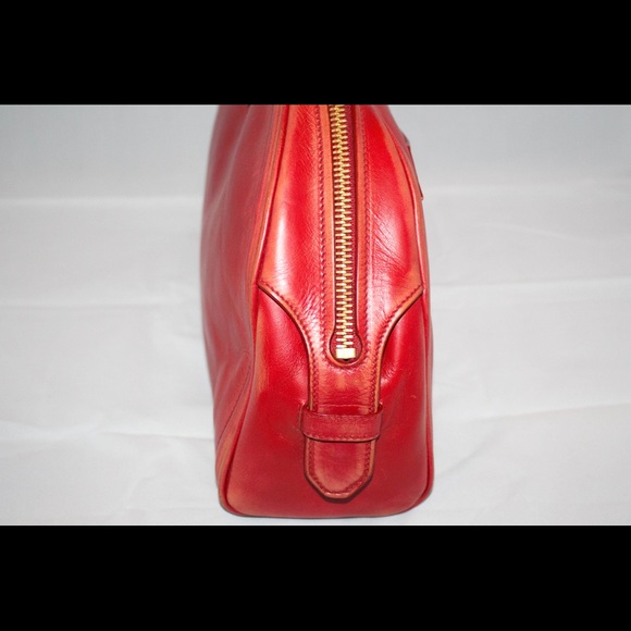 RED VITELLO PRDADA CLUTCH VINTAGE. Gently used. - Picture 3 of 5